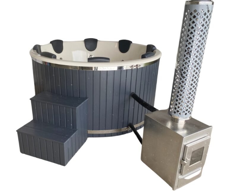 Vilo Hot Tubs_Large hot tub for 6-8 persons