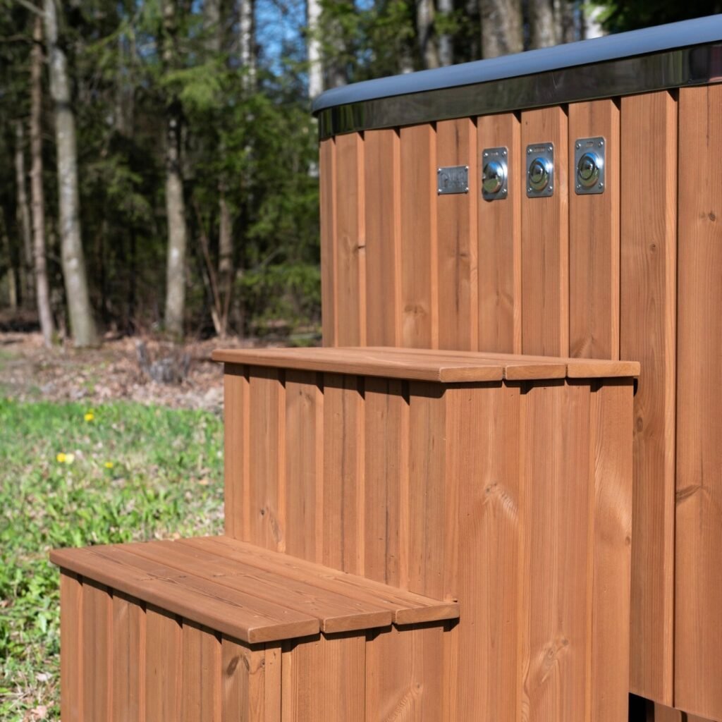 Natural oiled Thermowood Vilo Hot tubs