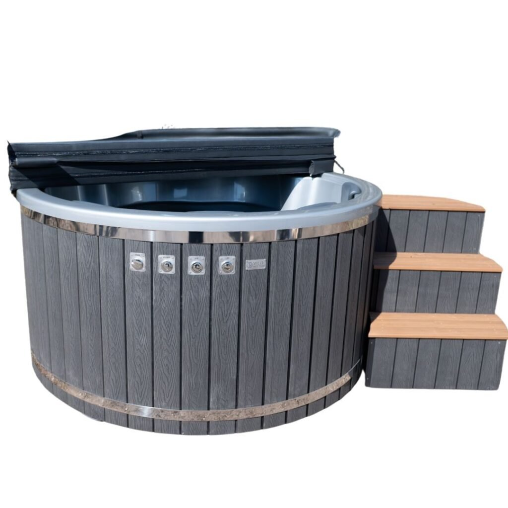 Acrylic interior hot tub with integrated heater Vilo Hot Tubs