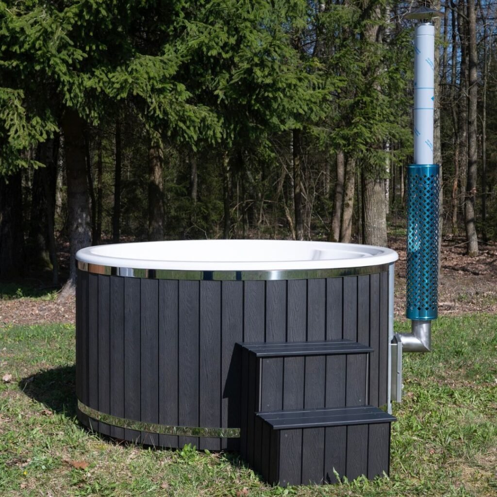 Medium size hot tub for 5 persons with integrated heater vilo Hot Tubs