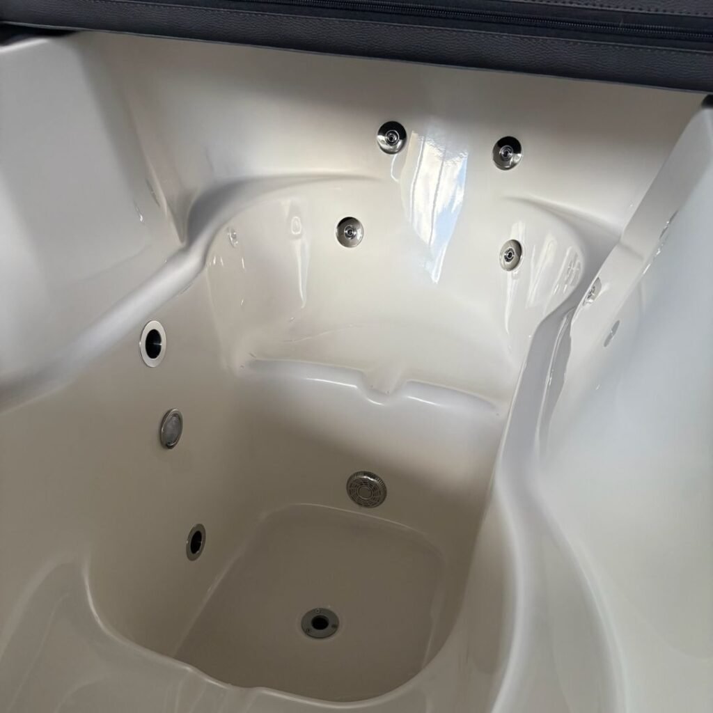 Hot Tub for 2 persons Vilo Hot Tubs Ofuro Nox