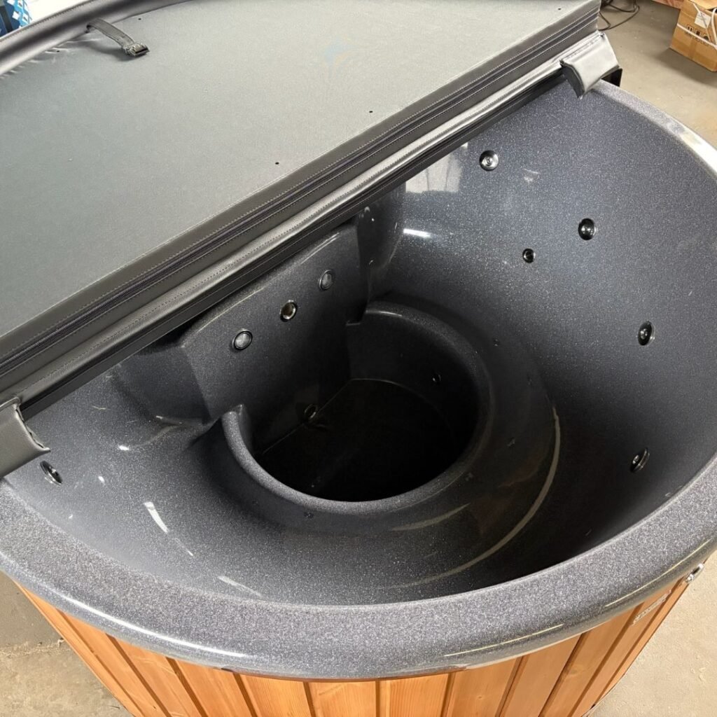 Thermowood hot tub Vilo Hot Tubs