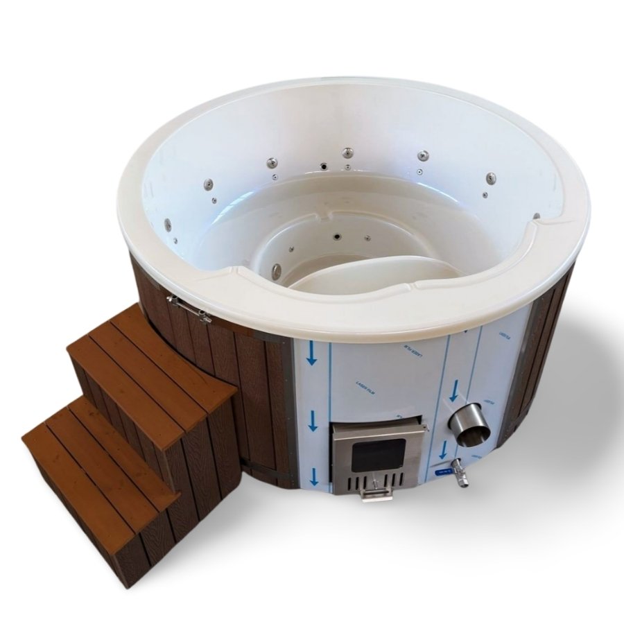 Acrylic hot tub with integrated heater_Vilo Hot Tubs