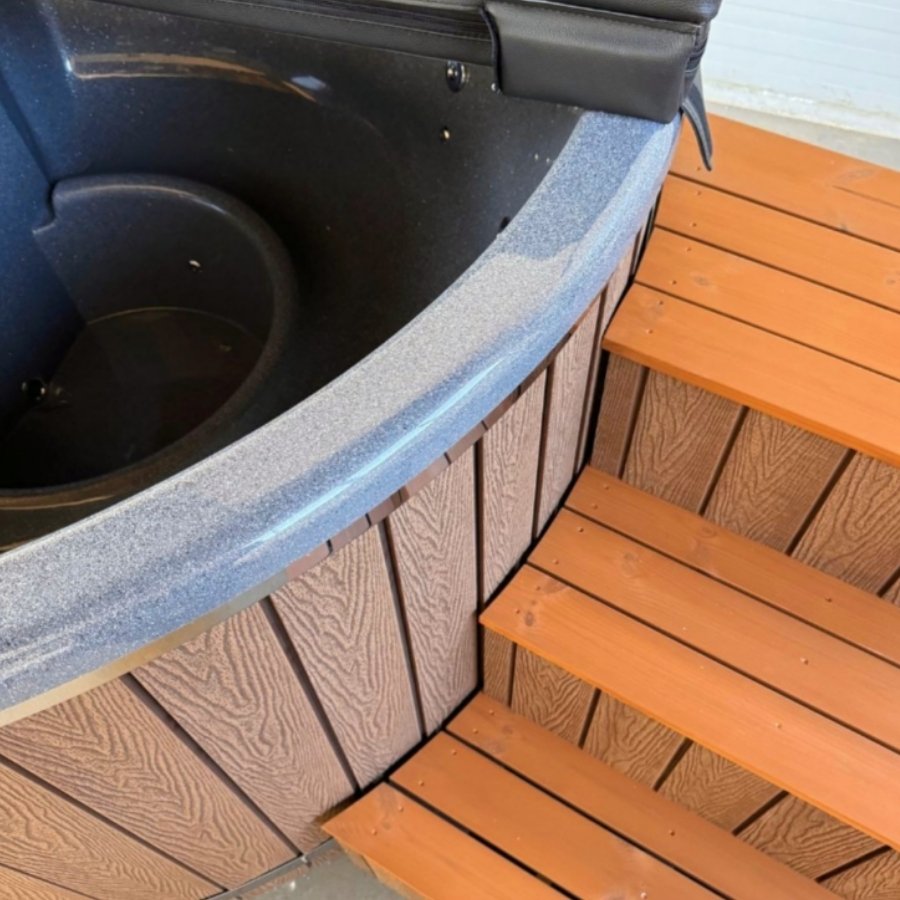 WPC hot tub with integrated heater Hazel_Vilo Hot Tubs