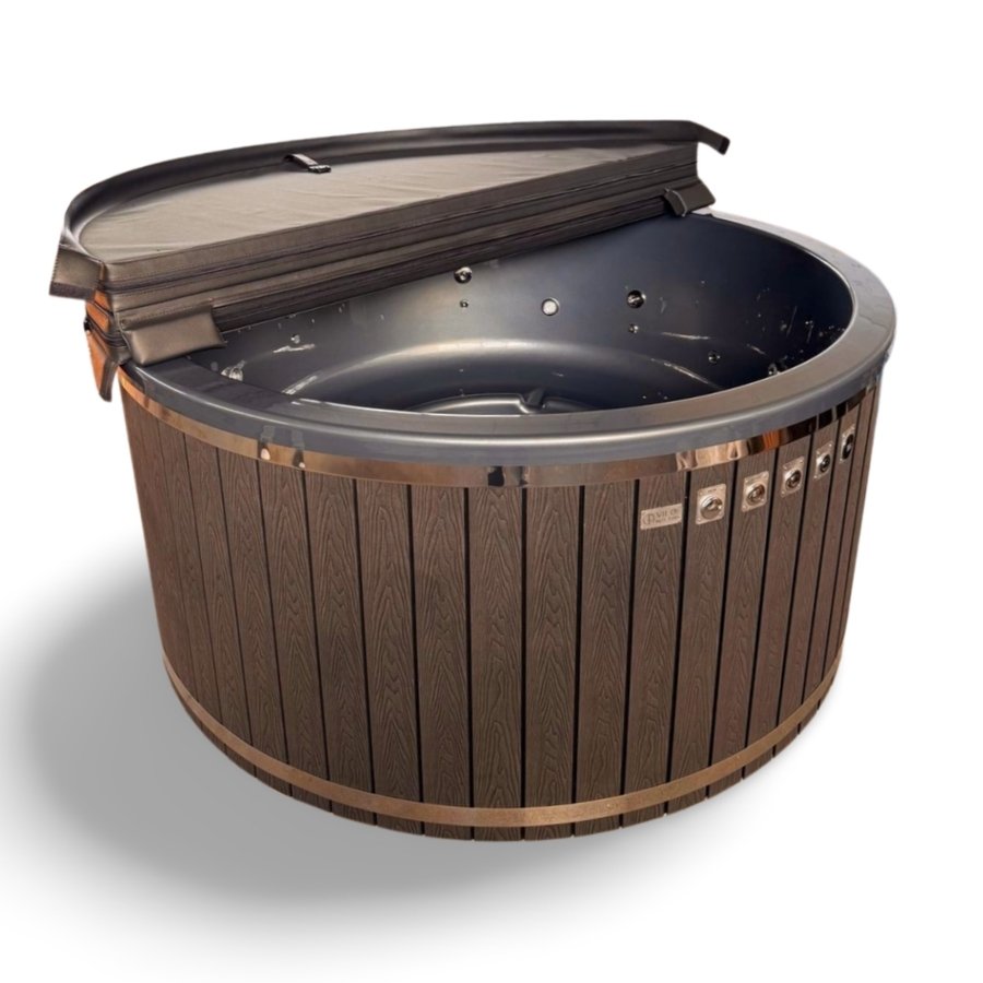 Acrylic hot tub with external heater_Vilo Hot Tubs