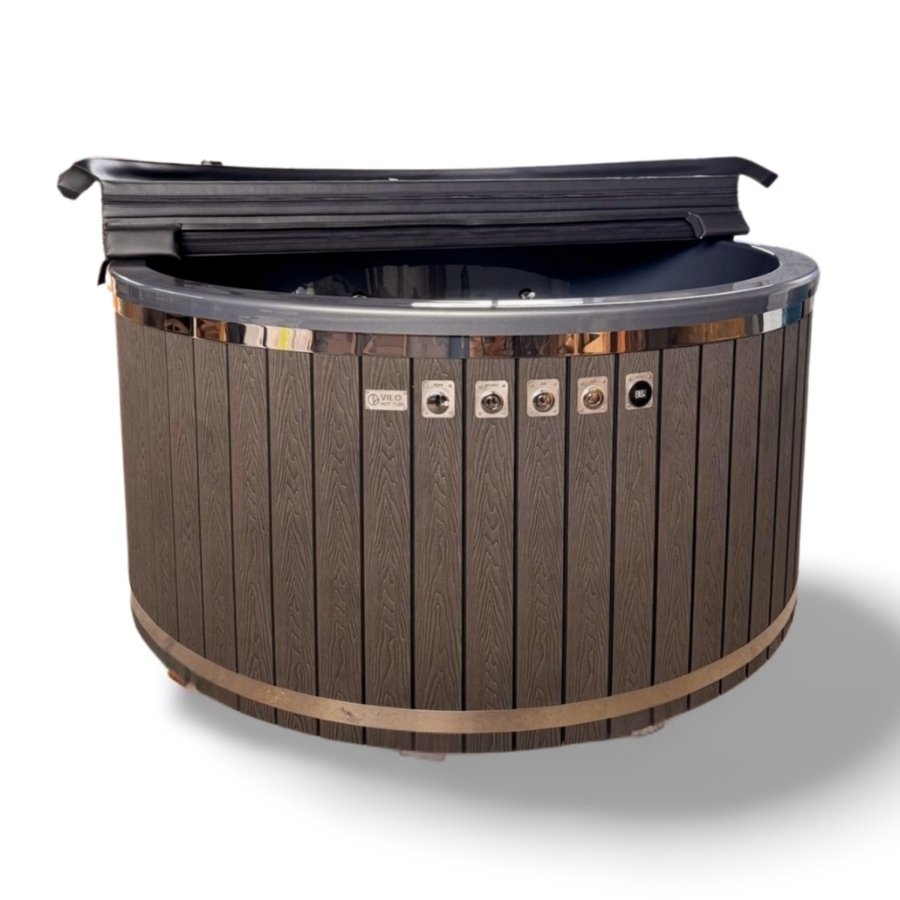 Acrylic hot tub with external heater_Vilo Hot Tubs
